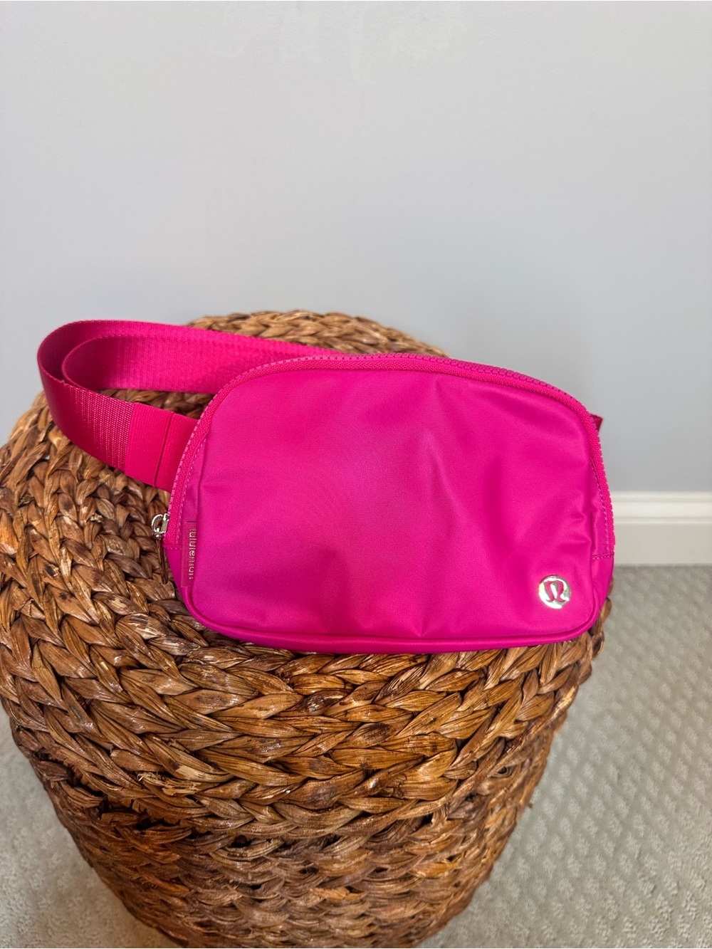 Lululemon Everywhere Belt Bag 1L Pipe Dream a pink gold hardware